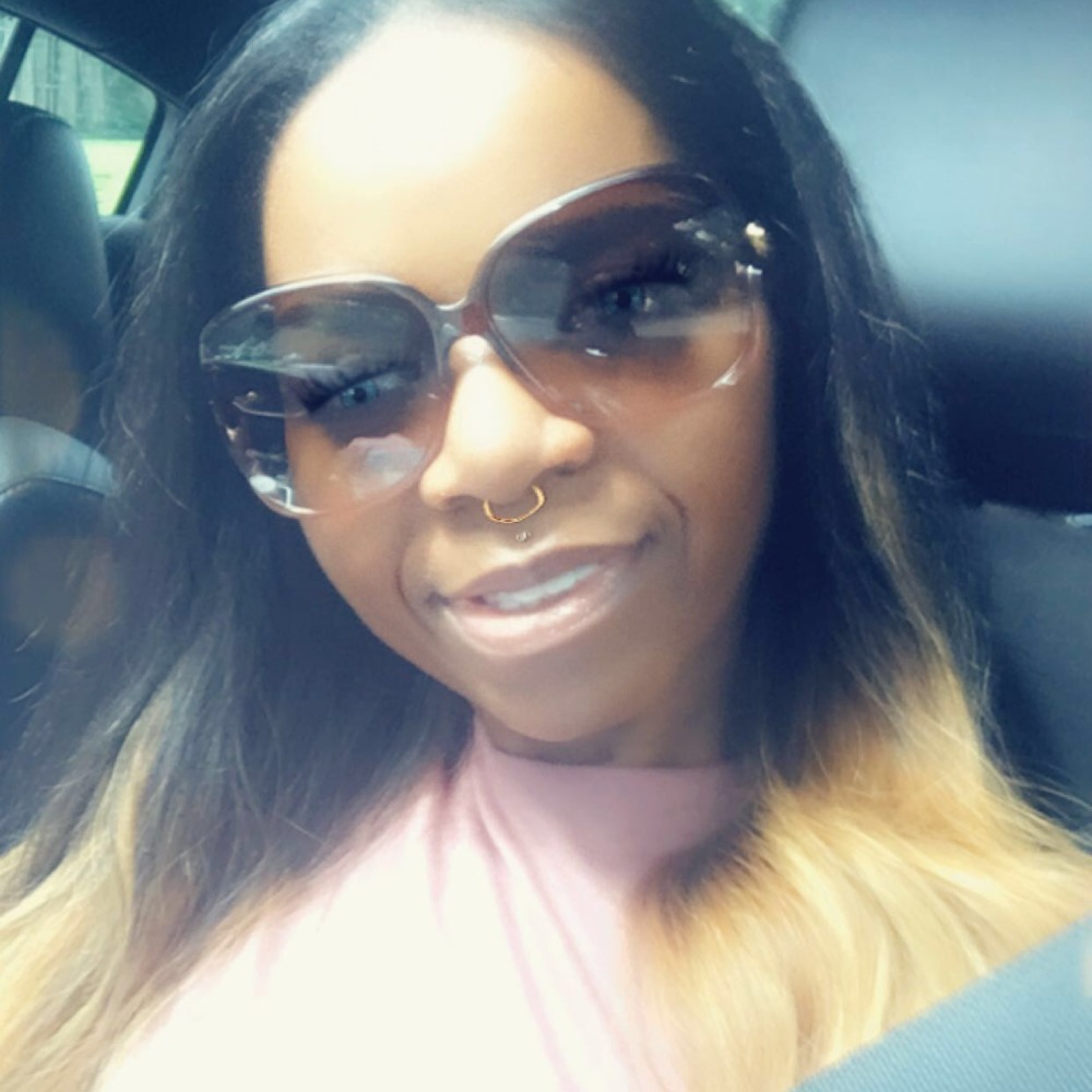 Meet your Posher, Felicia